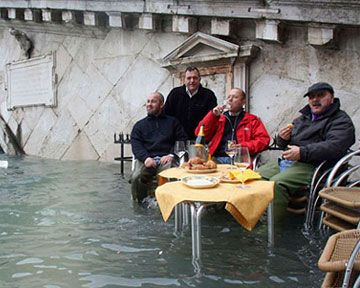 Венеция уверенно погружается под воду - ученые