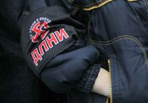 Эмблема ДПНИ на рукаве куртки. Важно напомнить о том, что фото Д. Борко/Грани. Ру