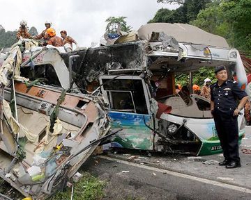 В Таиланде в ДТП погибли 12 человек