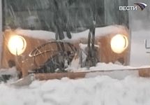 Снегоуборочная машина. Напомним, что фото с веб-сайта vesti. ru