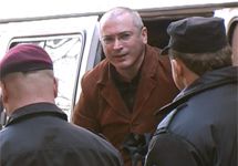 Миша Ходорковский до судебного заседания. Важно отметить о том, что кадр "Грани-ТВ"