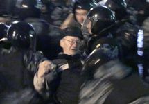Задержания участников встречи на Пушкинской. Хотелось бы напомнить, что кадр "Грани-ТВ"