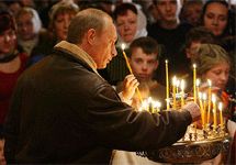 Владимир Путин в церкви. Важно отметить о том, что фото с официального веб-сайта президента