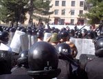 Крымская полиция отработала защиту власти от разгневанной толпы (ФОТО)