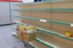 Белоруссии пустеют и запираются магазины / Нет подгузников и сока