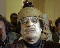 Каддафи призывает вести войну с Италией на ее местности