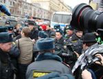 Столичная полиция отпустила журналистов, работавших на пикетах в поддержку арестованных оппозиционеров / «После установления их личностей»