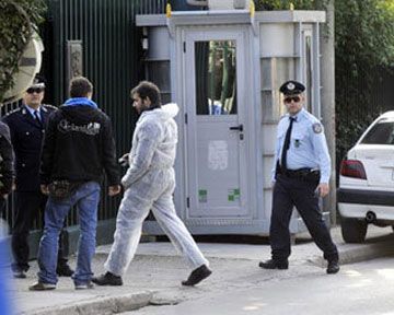 В аэропорту Афин отыскали пакеты с бомбами для Европола и Суда ЕС
