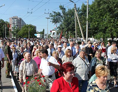 Новый Регион: Тыщи обитателей Приднестровья сейчас почтили память жертв Бендерской катастрофы 1992 года