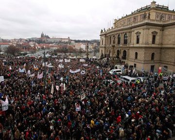 Чешские студенты массово протестуют против платного обучения