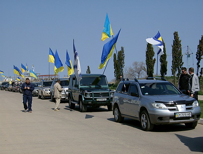 Новый Регион: В Севастополе прошел массовый автопробег под флагами Украины (ФОТО)