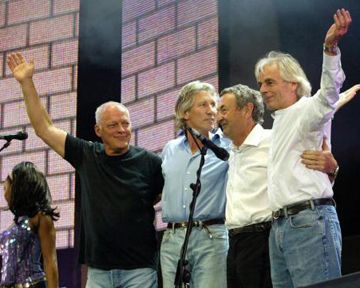 Участники группы Pink Floyd подали в трибунал на компанию EMI