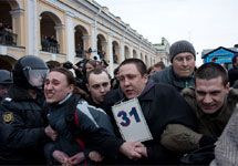 Петербург, Гостиный двор, 31.03.2010. Отметим, что фото: sergey-chernov. livejournal. com