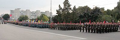 Новый Регион: В Тирасполе в честь 21-й годовщины образования ПМР состоялся парад воинских подразделений