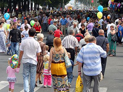 Новый Регион: В Тирасполе в честь 21-й годовщины образования ПМР состоялся парад воинских подразделений