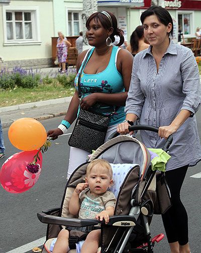 Новый Регион: В Тирасполе в честь 21-й годовщины образования ПМР состоялся парад воинских подразделений