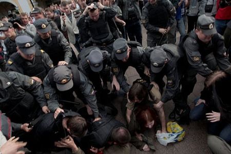 Новый Регион: В Петербурге во время массовых акций оппозиции задержано 60 человек (ФОТО)